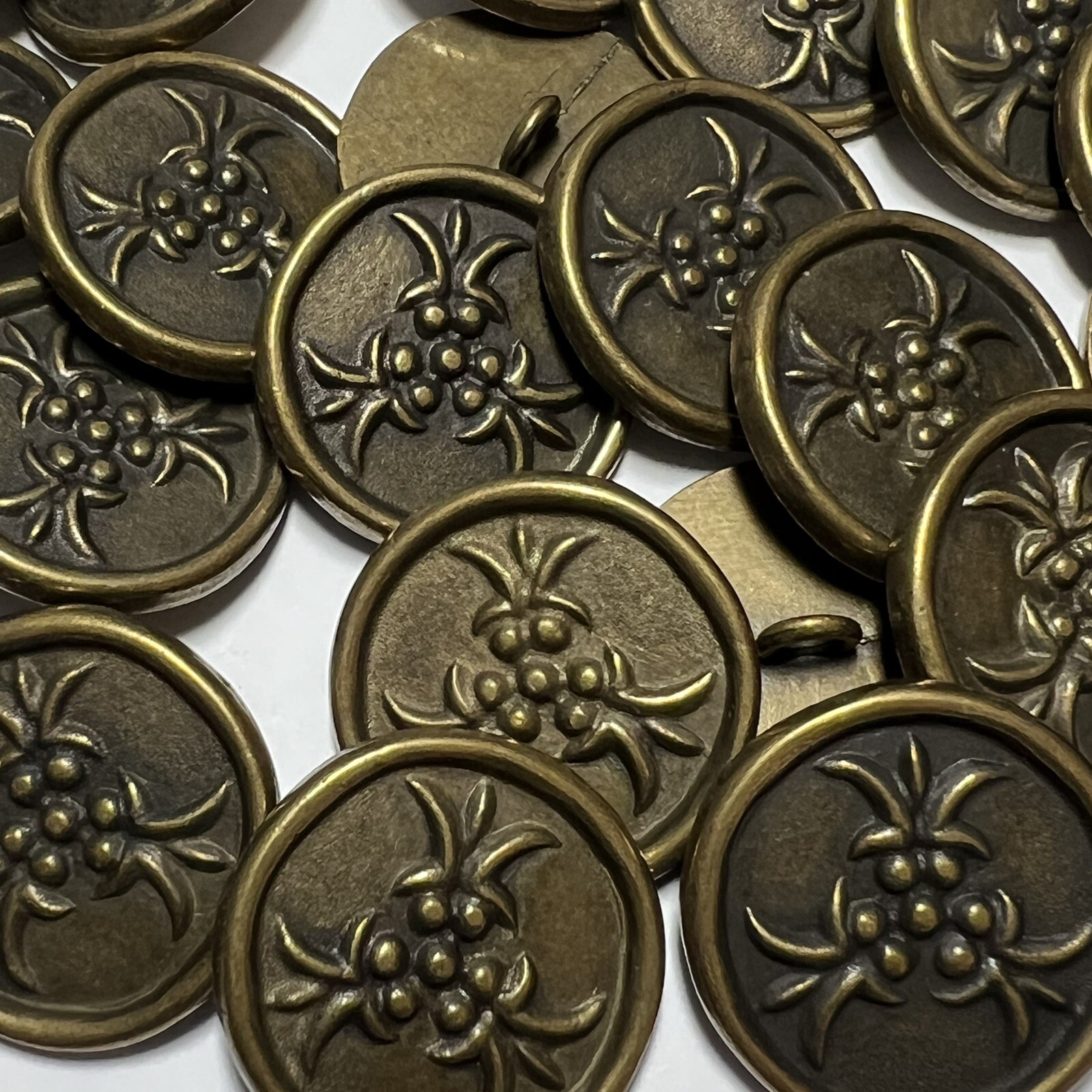 Unique Artistic Metal Button Vintage Brass Finish 15mm 18mm 23mm Shank