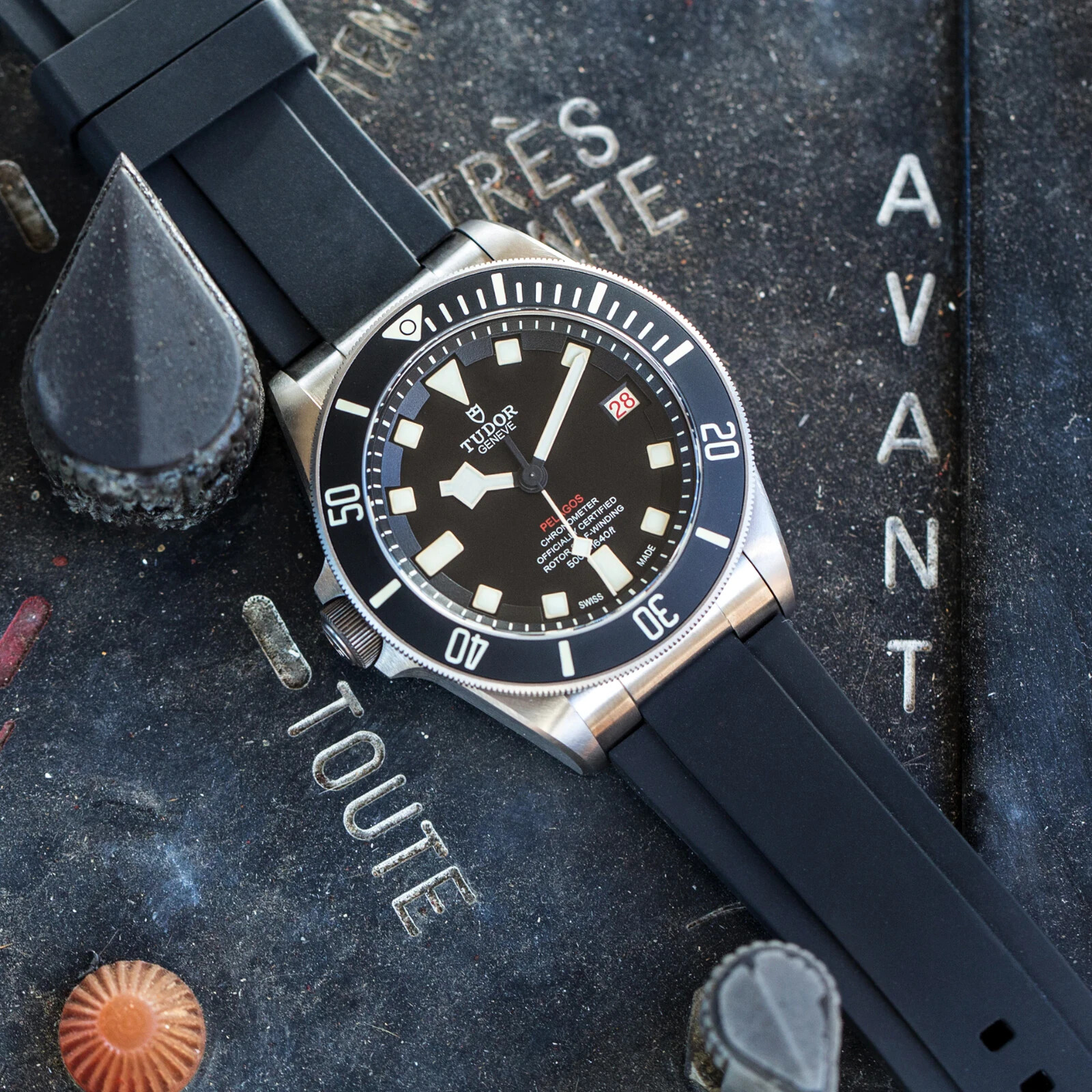 Pre-owned Tudor Pelagos Lhd Black Titanium Divers Watch With Extra Strap M25610tnl-0001