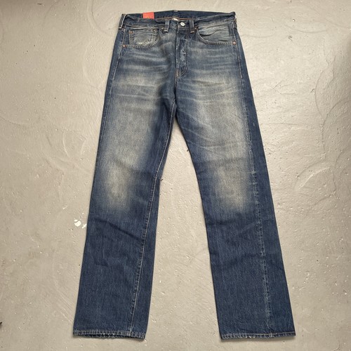 THE 501®XX A COLLECTION OF VINTAGE JEANS The 501 XX: A Collection of Vintage Jeans - The Book