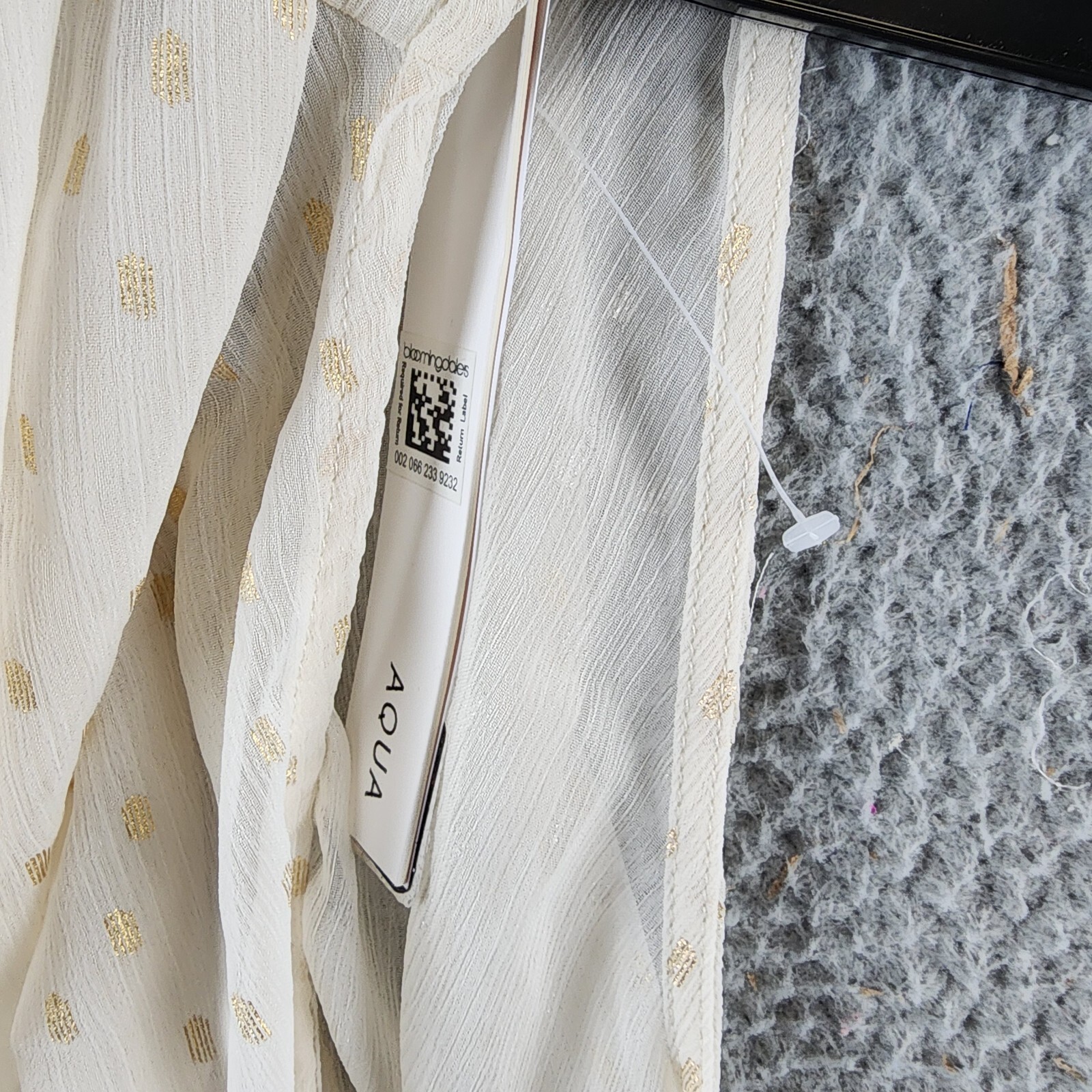 AQUA Foil Print Sleeveless Top Women's S Pale Pink/Gold Back Button Closure - Picture 8 of 12