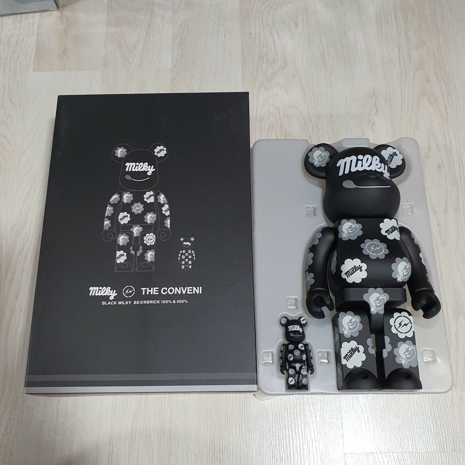 BEARBRICK MILKY THE CONVENI Peko Black 100%&400% Medicom Be BEARBRICK MILKY THE CONVENI Peko Black 100%&400% Medicom Be