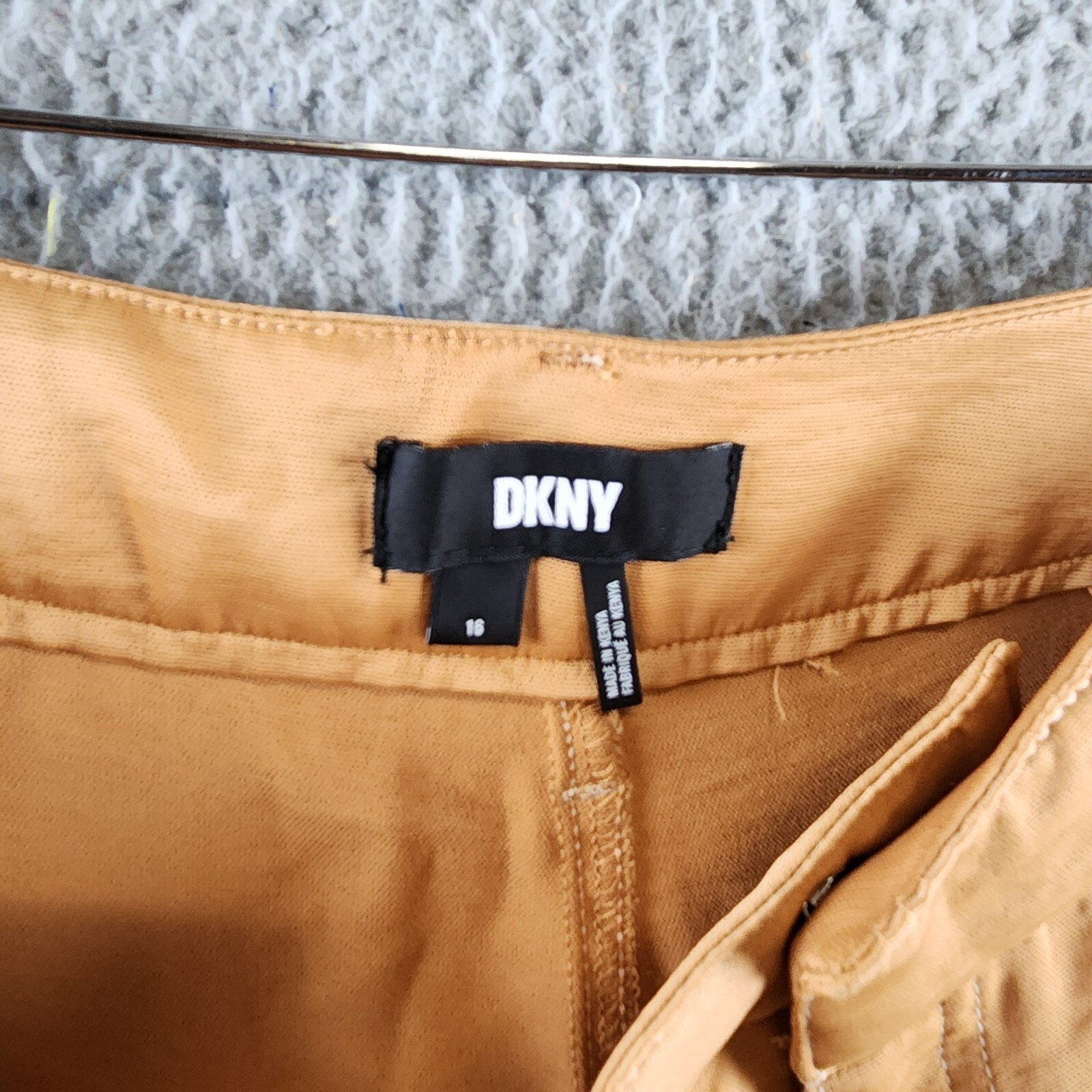DKNY High Rise Wide-Leg Cargo Pants Women's 16 Tawney Zip Hook & Bar Closure - Picture 10 of 14