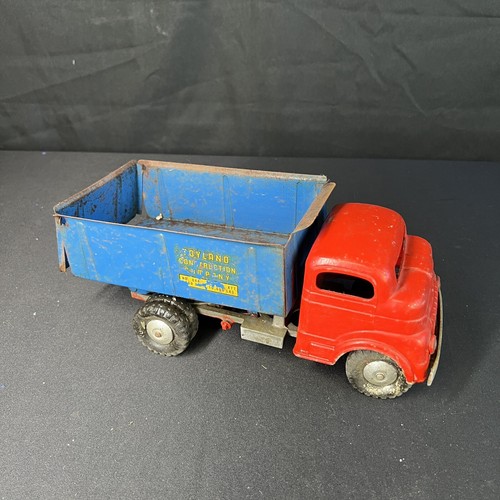 Vintage Structo Toyland Construction Company Lift Dump Truck