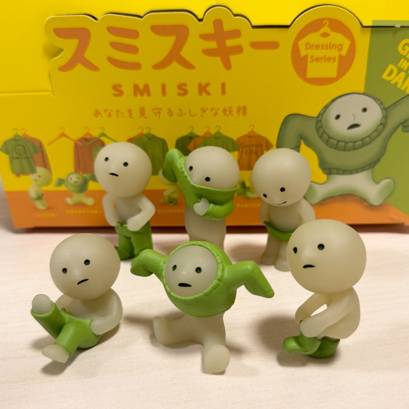 スミスキー　Dressing 1BOX Smiski Dressing Series Blind Box – JapanLA
