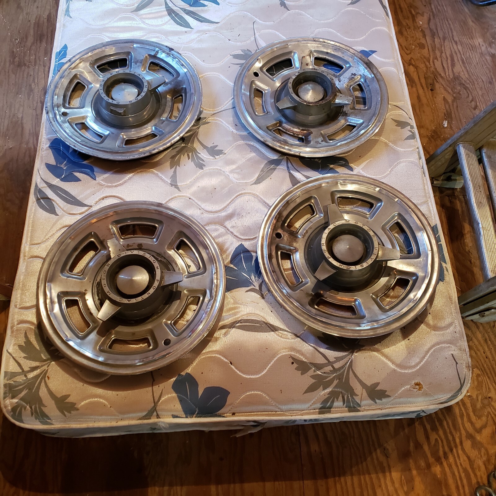 1965 Pontiac Gto Spinner Hubcapsset Of 4 for sale