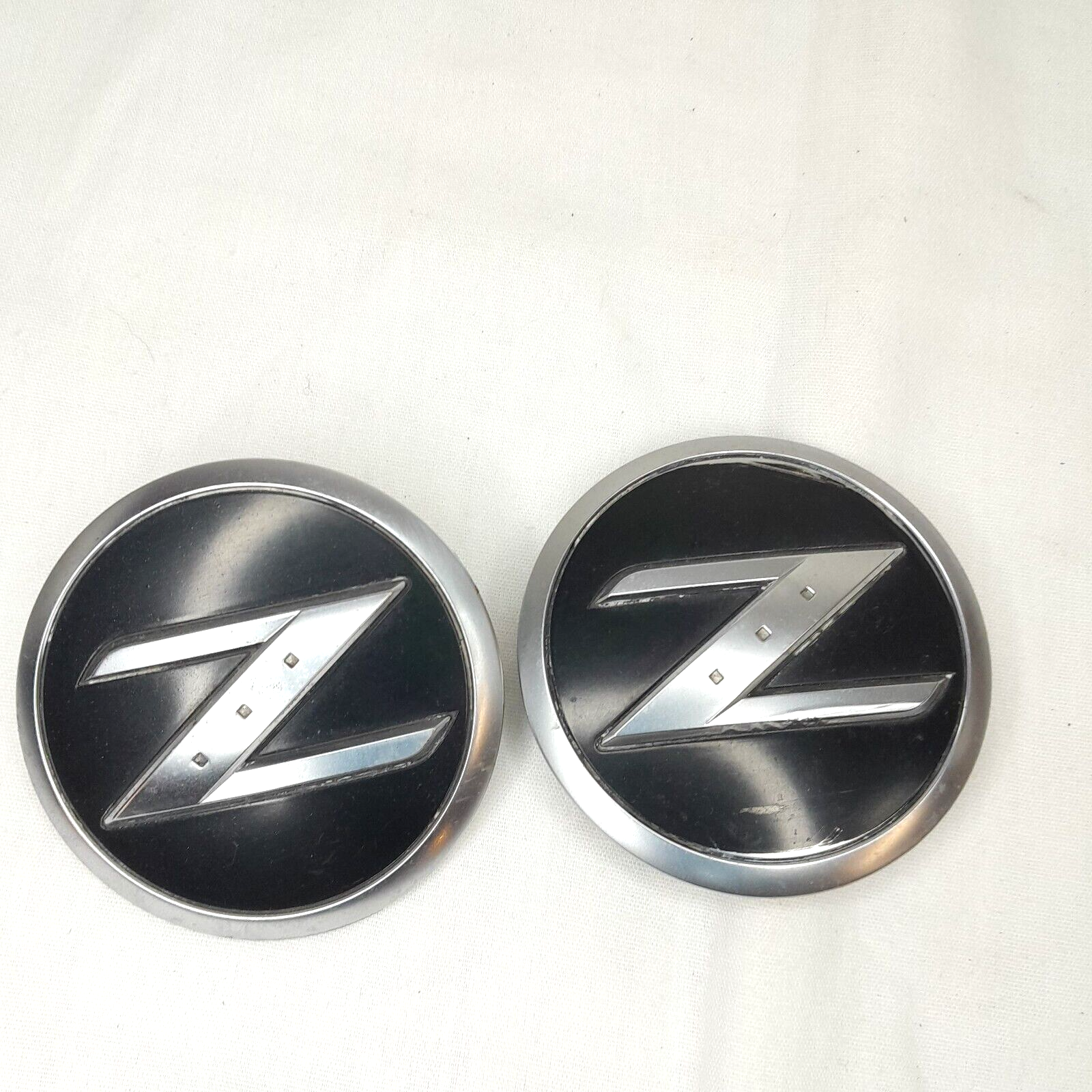 メンテナンス 75-emblem Nissan 79-83 Datsun 280ZX S130 Front Hood Z Emblem Badge
