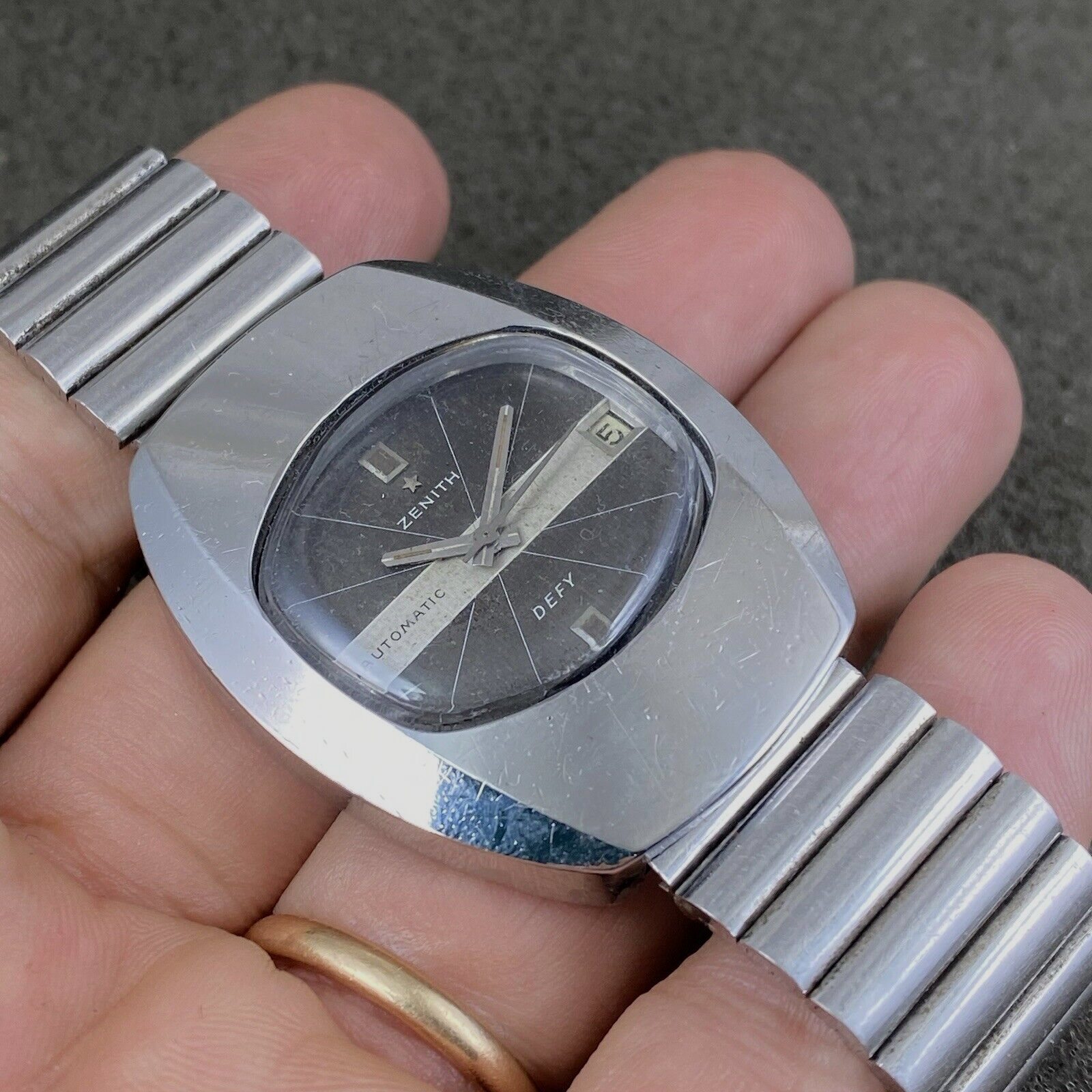 VINTAGE ZENITH DEFY SPACEMAN SWISS WATCH SS CASE ORIGINAL VINTAGE ZENITH DEFY SPACEMAN SWISS WATCH SS CASE ORIGINAL