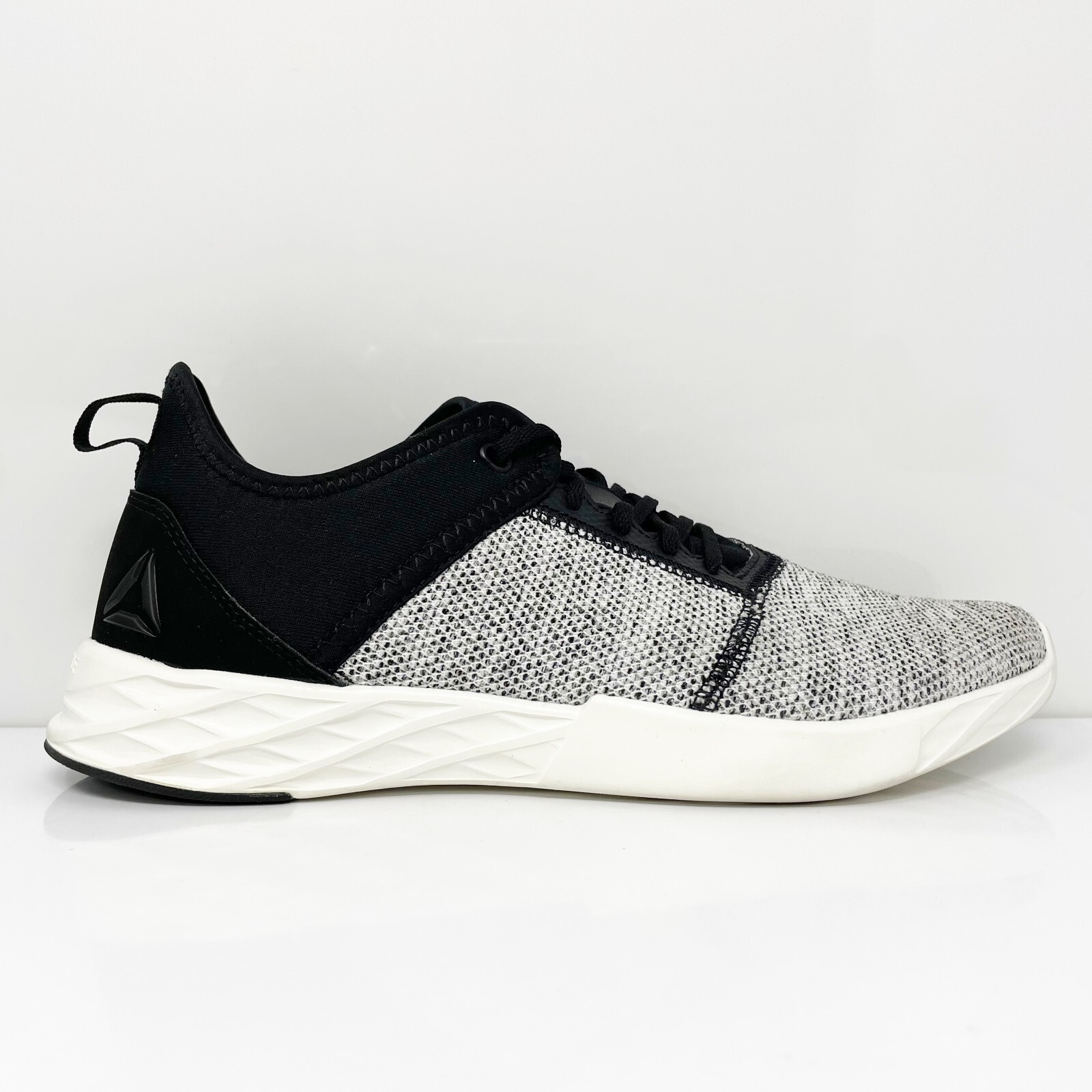 

Женские кроссовки Reebok Astroride Edge CN2493 белые кроссовки размер 10, Белый, Astroride Edge