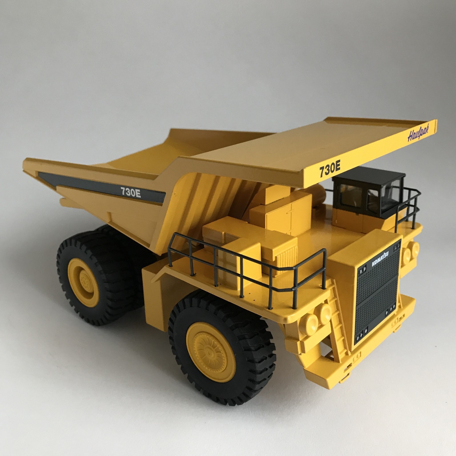 Komatsu Haulpak 730E Dump Mining Truck - 1/50 - Conrad #2723, Low Serial Number!