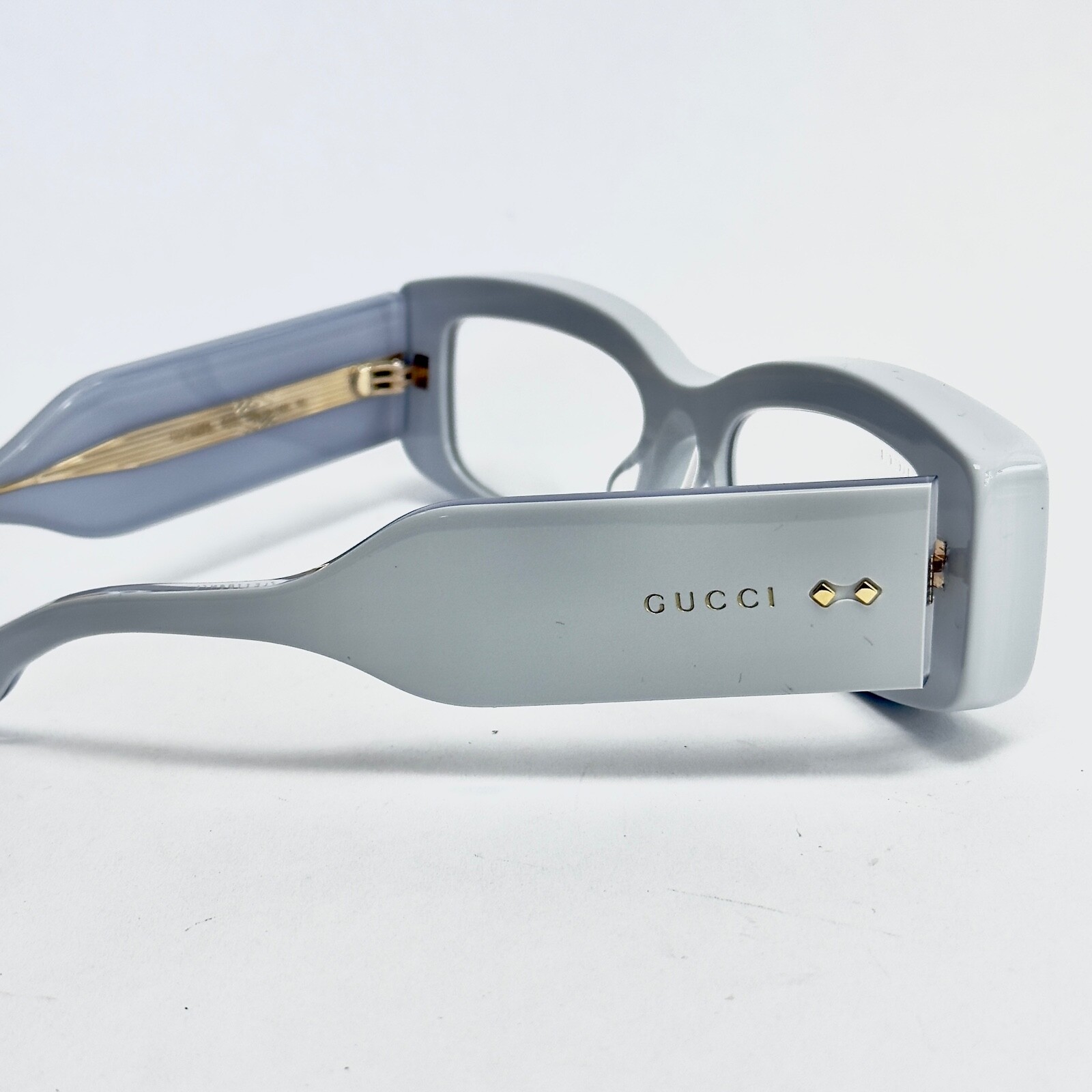 Pre-owned Gucci 1528 White Violet Narrow Sculpted Logo Pin Gg1528s Unisex Sunglasses 005 In Gray