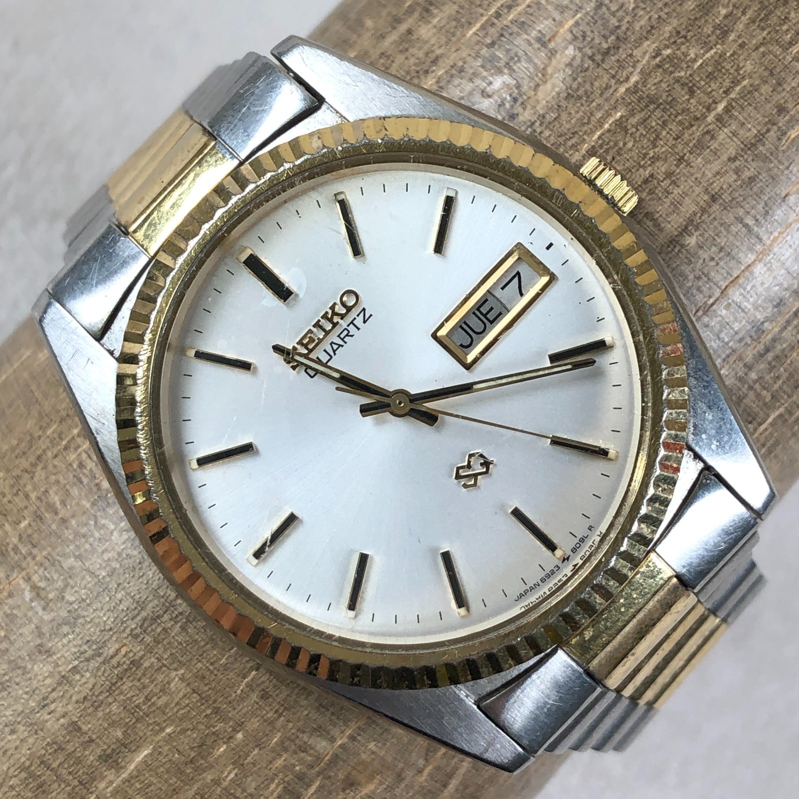 SEIKO quartz (ジャンク) Seiko SQ Men 6923-8089 Dress Day Date Fluted Bezel Two Tone
