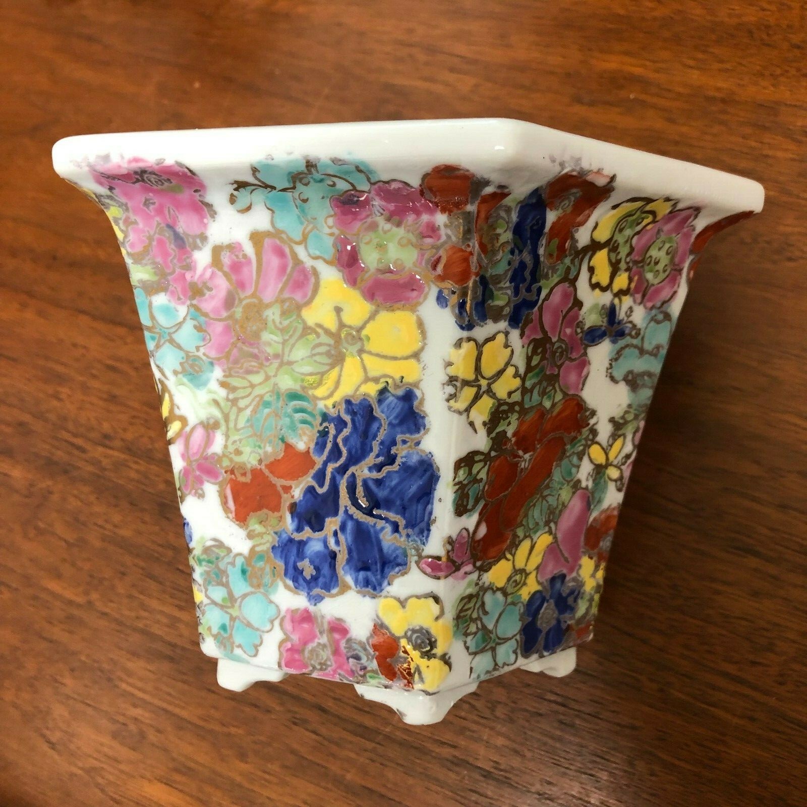 ANDREA BY SADEK CHINOISERIE FLORAL PORCELAIN PLANTER AND SAUCER