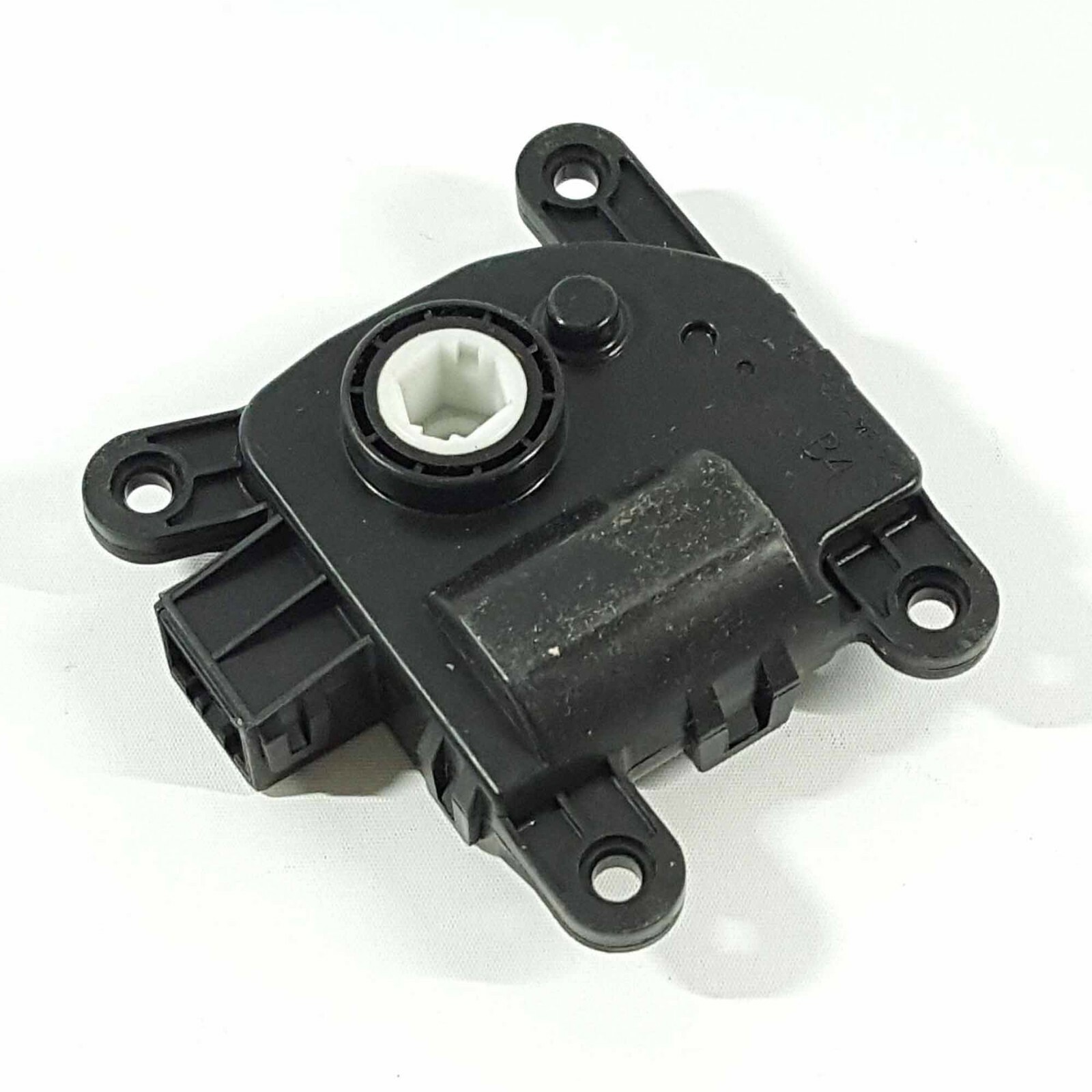 Genuine 971621JAA0 Intake Door Actuator For HYUNDAI Tucson ix35 20102015