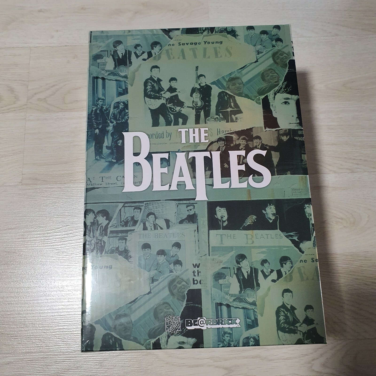 BE@RBRICK The Beatles 'Anthology' 1000％