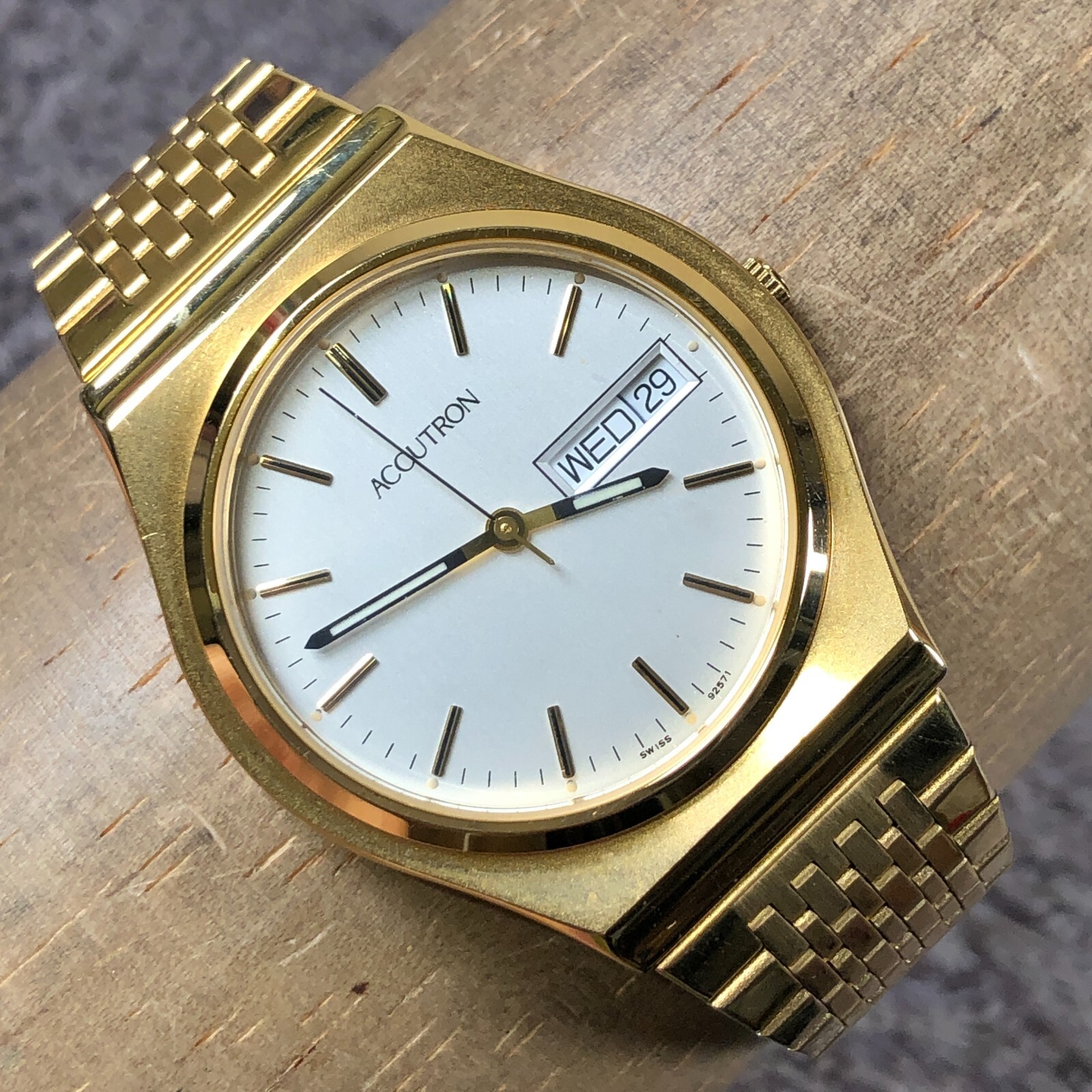 Vintage Bulova Accutron Men Gold Tone Quartz For Watch Parts