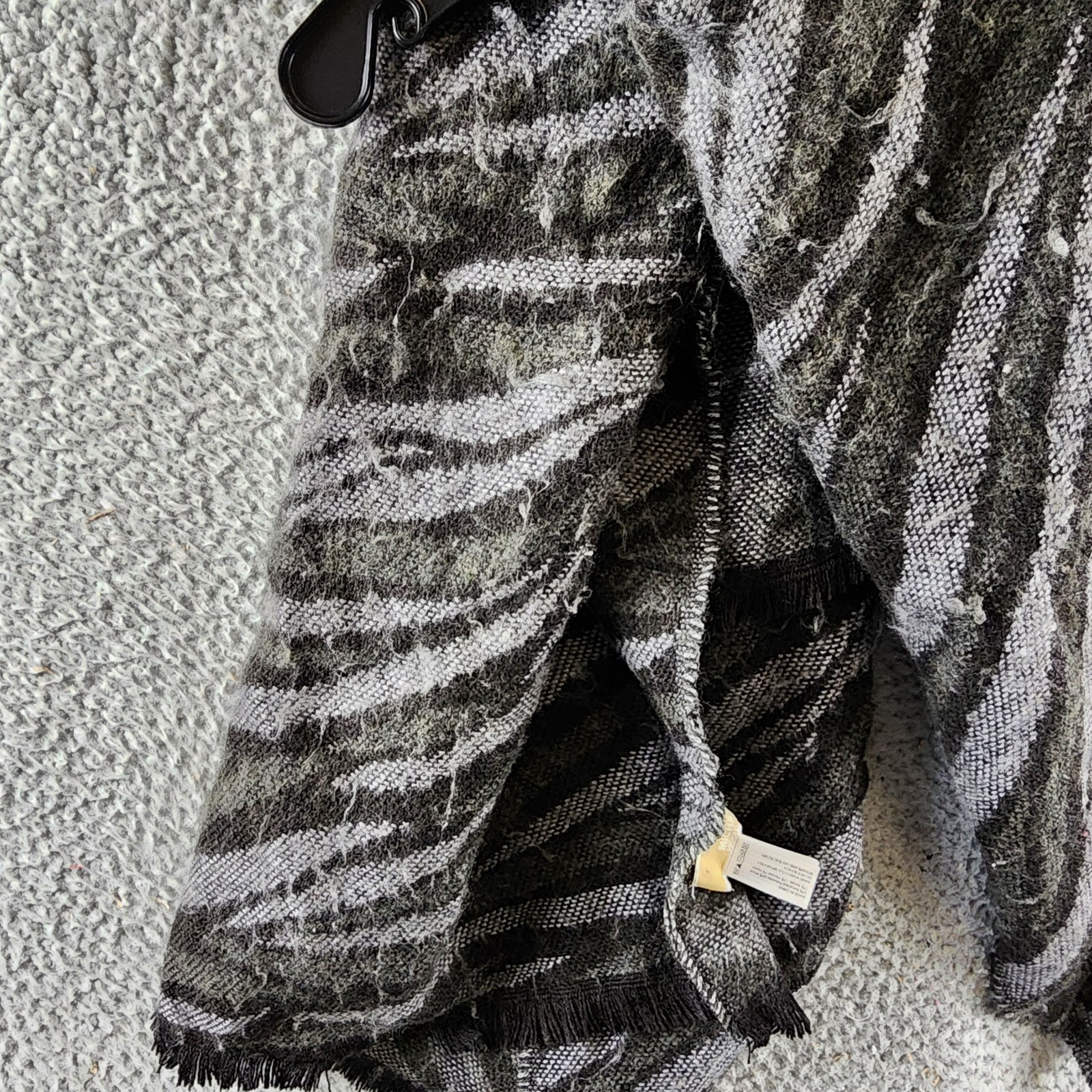 MICHAEL Michael Kors Wool Blend Animal-Print Jacquard Scarf Women's O/S Black - Picture 7 of 14