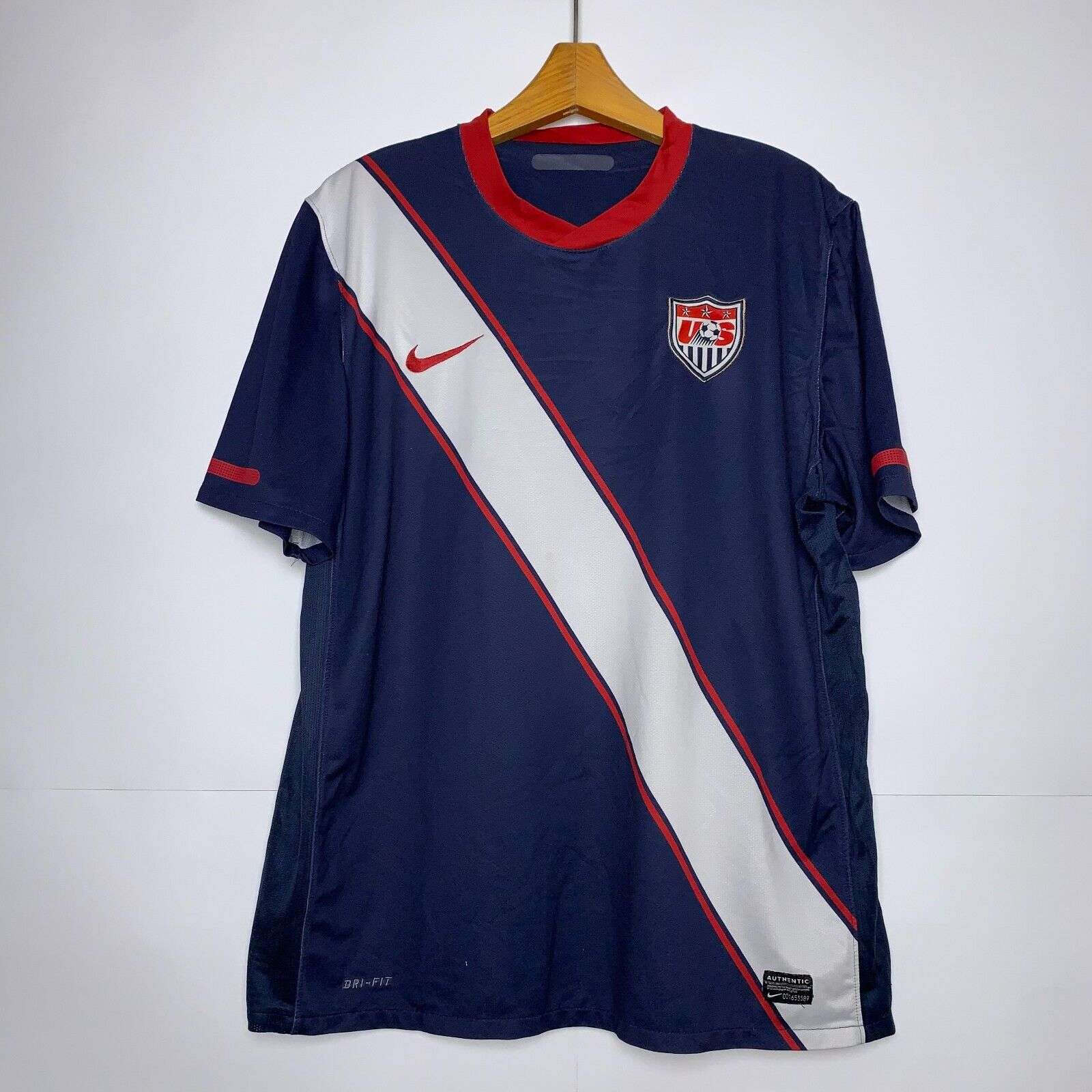 USA 2010 2011 AWAY FOOTBALL SHIRT SOCCER JERSEY NIKE 369253 USA 2010 2011 AWAY FOOTBALL SHIRT SOCCER JERSEY NIKE 369253