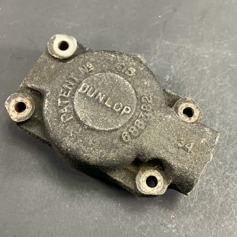 VINTAGE ORIGINAL DUNLOP 688382 JAGUAR XK E TYPE FRONT BRAKE CALIPER (DAMAGED) eBay