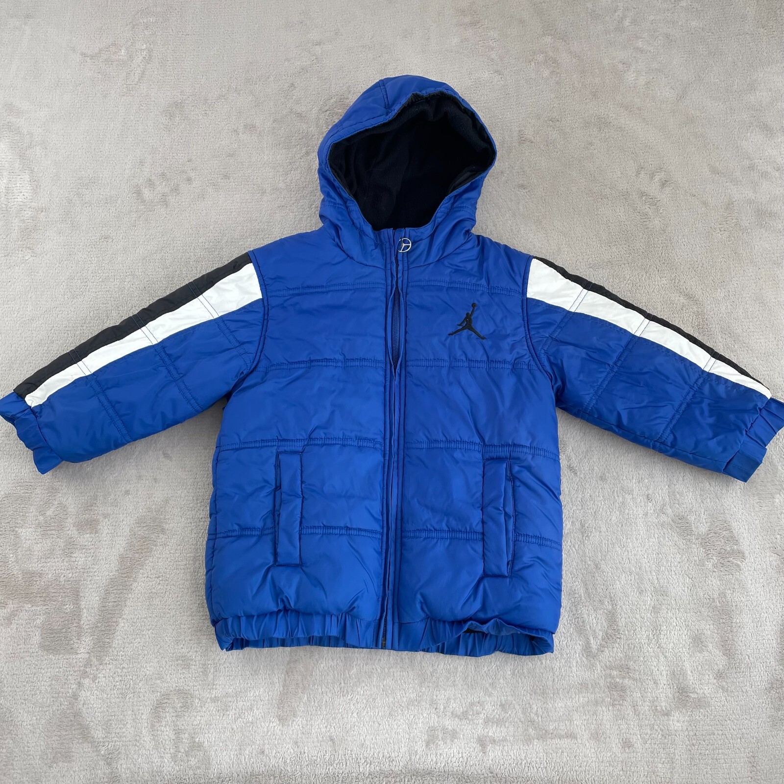 Nike Jordan / 中綿ボンバージャケットM(L相当) Amazon | [ナイキ] JORDAN JUMPMAN ジョーダン MA-1 中綿入り