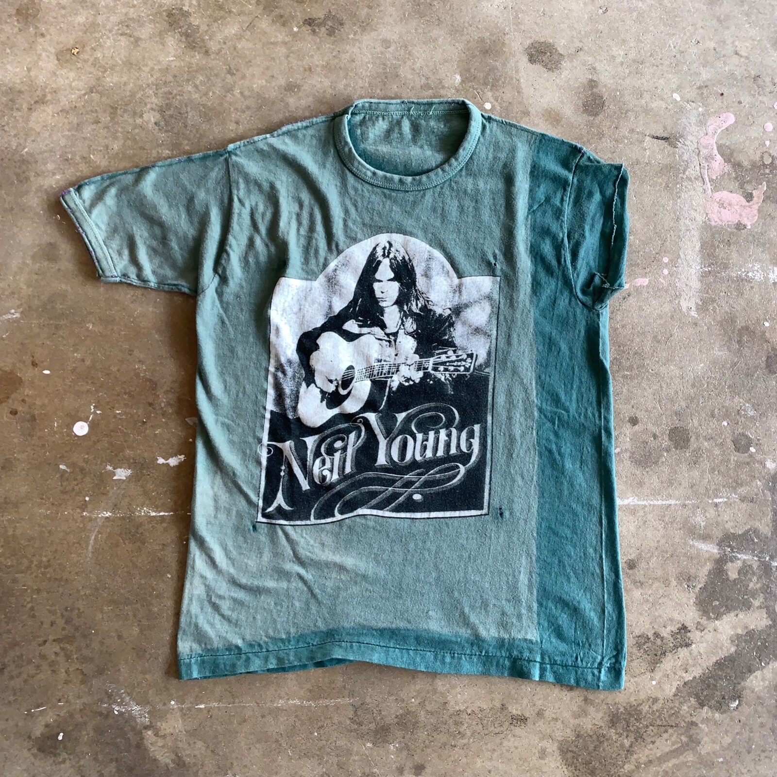 1970s VINTAGE 70s NEIL YOUNG CONCERT PARKING LOT T-SHIRT SZ
