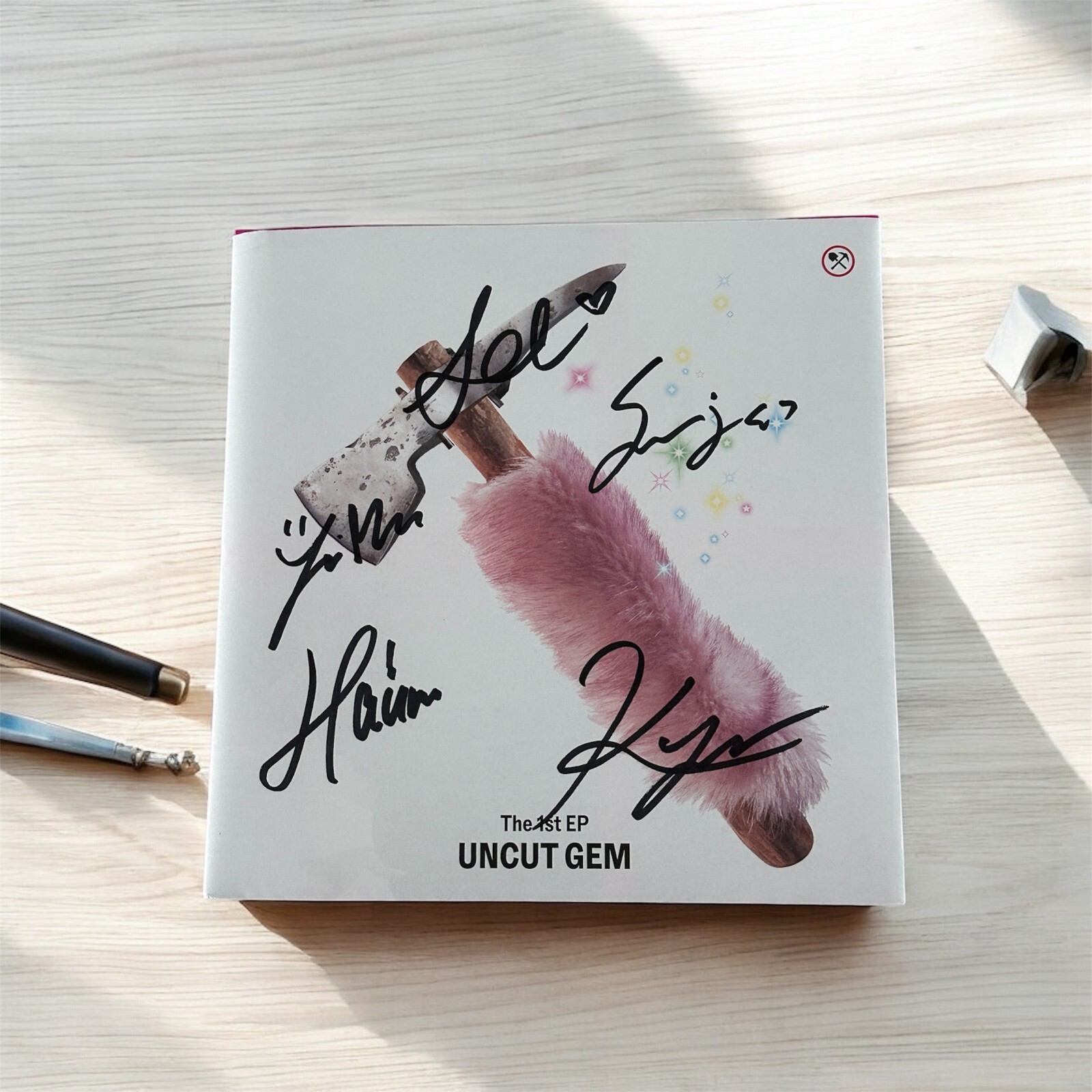 ★非売品◆サインCD&報道資料&ステッカー◆KiiiKiii◆UNCUT GEM KIIIKIII UNCUT GEM 1st EP Album GROUNDWORK Ver/CD+Photo Book