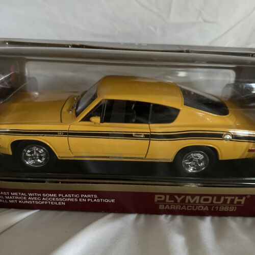 1969 Plymouth Barracuda 1:18 Scale Die-Cast Metal YELLOW New 1969 Plymouth Barracuda 1:18 Scale Die-Cast Metal YELLOW New