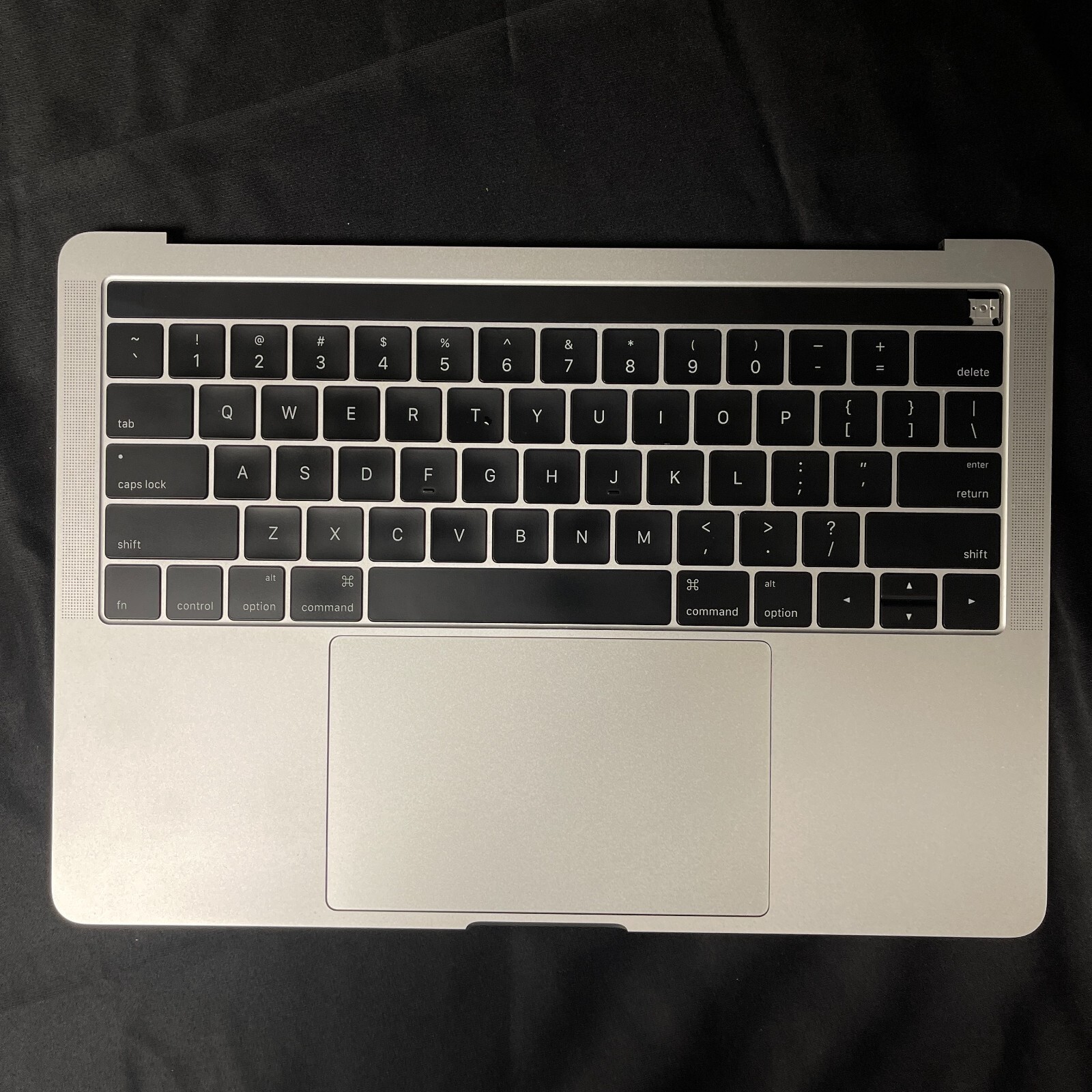 Apple MacBook Pro A1706 シルバー 上半身 OEM Apple MacBook Pro 13