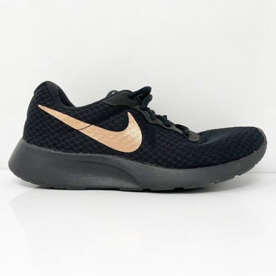 

Nike Womens Tanjun 812655-005 Черные кроссовки для бега, размер 6, Черный, Tanjun