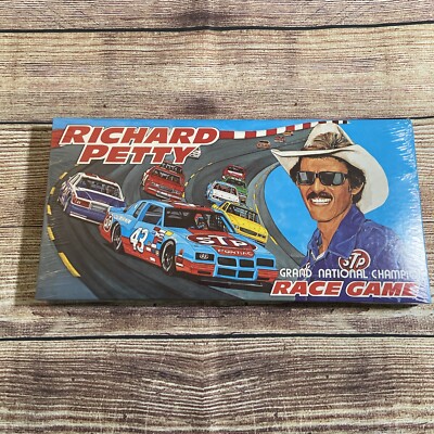 RICHARD PETTY GRAND NATIONAL CHAMPION RACE GAME  Vtg 1980's COMPLETE  NEVER USED