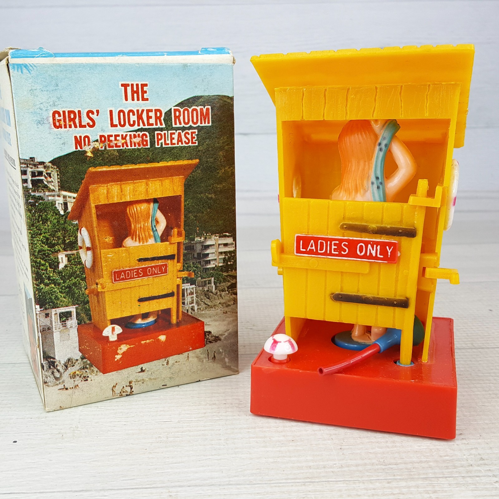 Vintage Girls Locker Room No Peeking Please Ladies Shower Squirts Water Gag Gift