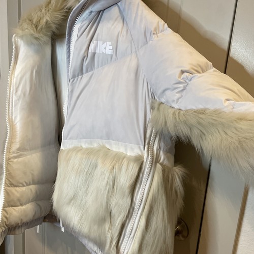 Pre-owned Nike Womens Nrg X Sacai Parka Down Fill Faux Fur Sz-lg Pure Platinum Ct3267- 043 In Silver