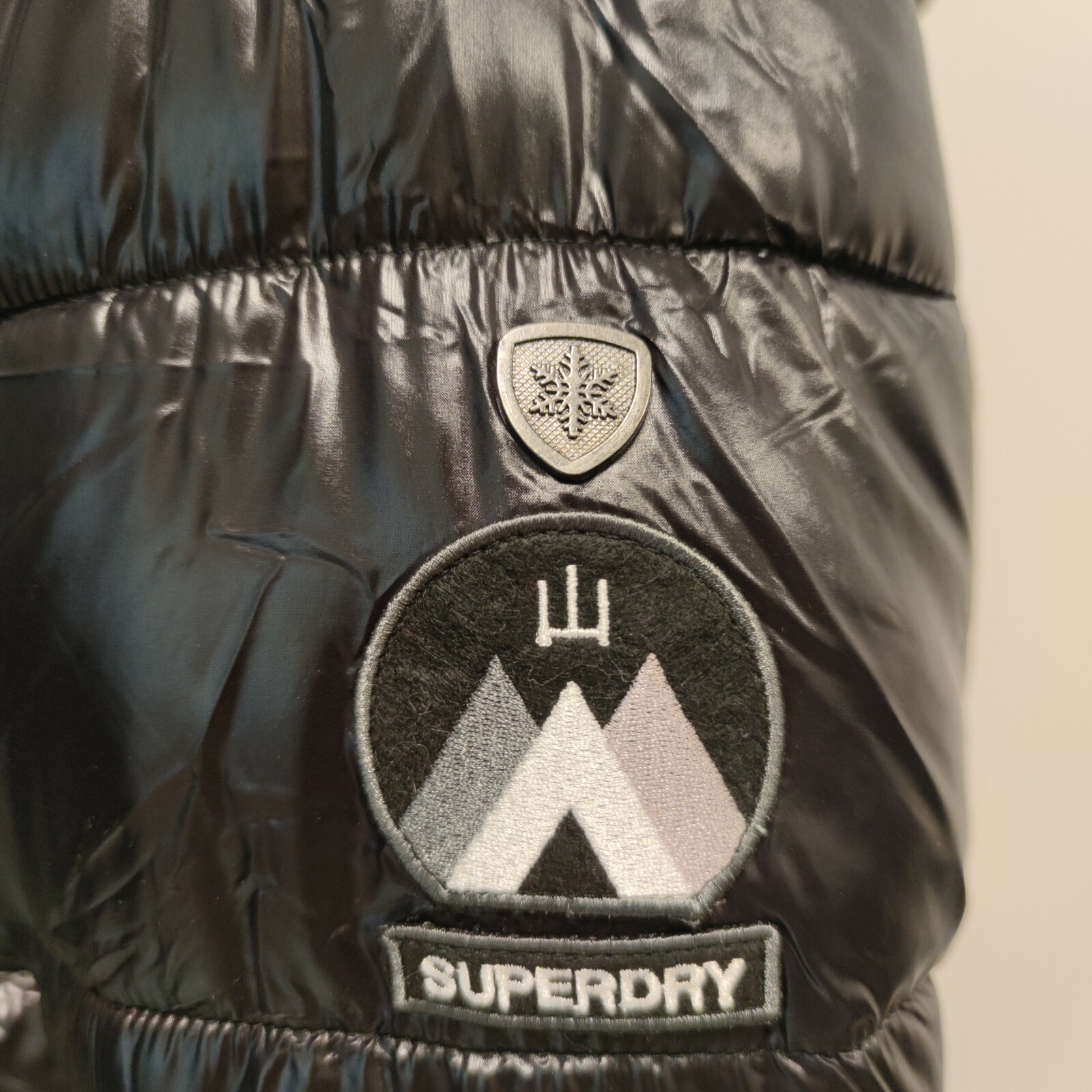 SUPERDRY SUPERDRY DAMEN GLOSSY WINTERSTEPPJACKE SCHWARZ GLANZ GR. S NEU MIT ETIKETT