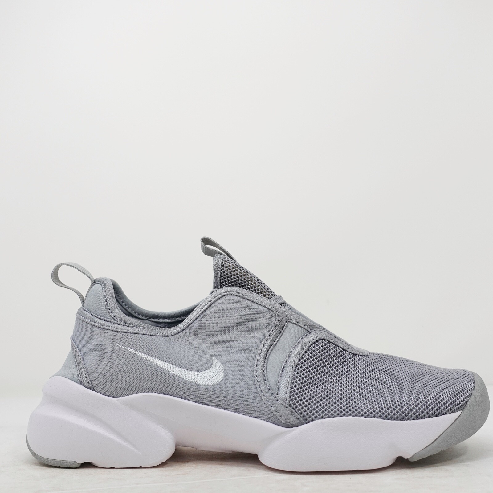 Nike Loden Grey Gray White Lightweight Sneakers 896298 002 Women s Size 6.5