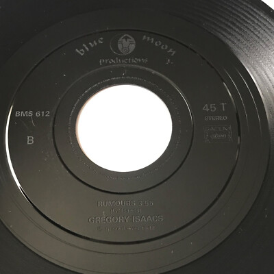Gregory Isaacs.  Rough Neck. Rumours. Blue moon productions  BMS 612. Année 1988