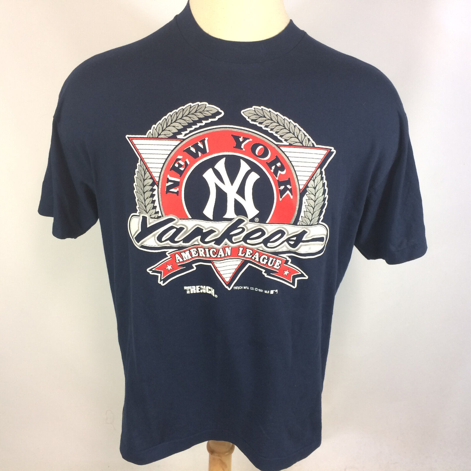 Vintage 80s 90s New York Yankees MLB Baseball T Shirt Trench Vintage 80s 90s New York Yankees MLB Baseball T Shirt Trench
