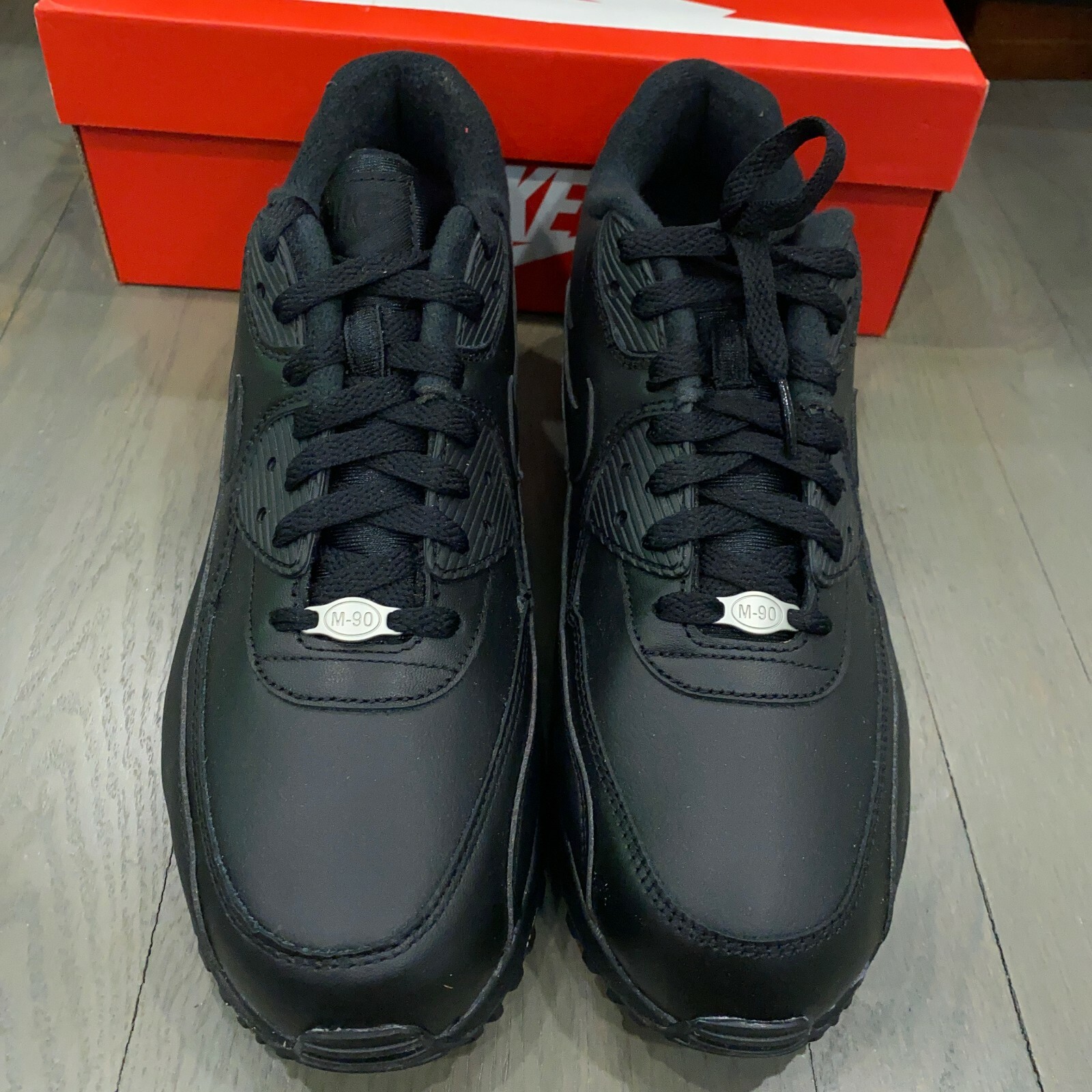 Nike Air Max 90 Leather Running Shoes 