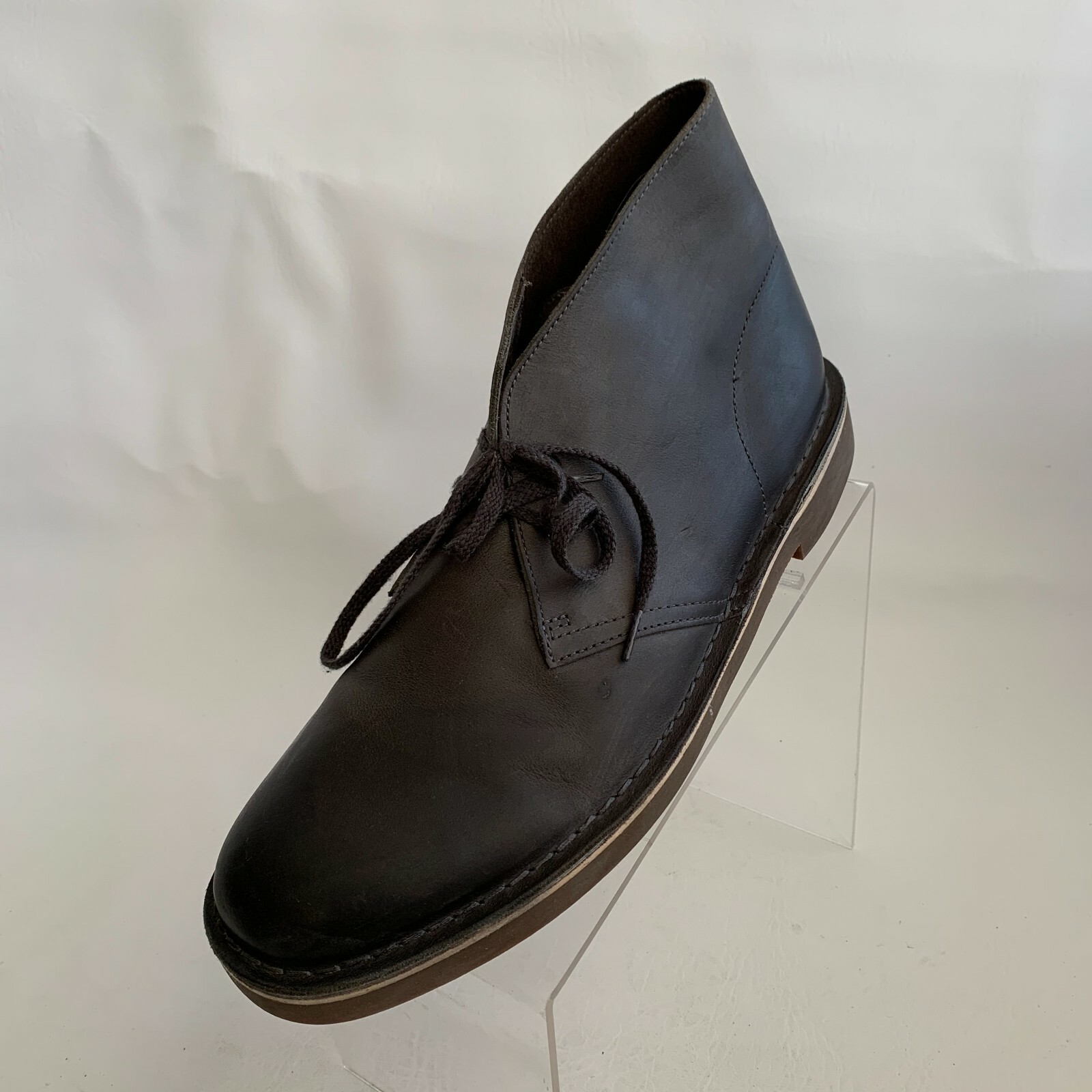Clarks Chukka Ankle Boots Brown Leather Round Toe Lace Up  display picture 1