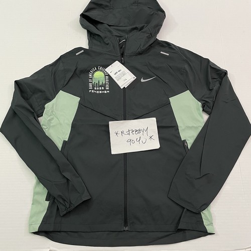 Mens Size S Nike Repel UV 40 Windrunner Woven Chicago Mens Size S Nike Repel UV 40 Windrunner Woven Chicago