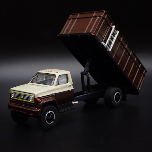 1981 81 CHEVY CHEVROLET C70 GRAIN TRUCK 1:64 SCALE COLLECTIBLE DIECAST MODEL CAR 1981 81 CHEVY CHEVROLET C70 GRAIN TRUCK 1:64 SCALE COLLECTIBLE DIECAST MODEL CAR