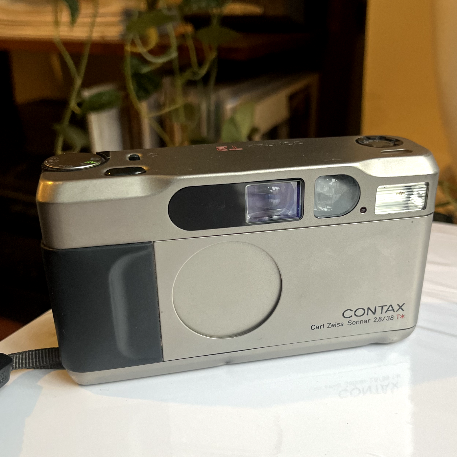 Contax T2 Titan Silver Carl Zeiss Sonnar 2.8/35 - AS IS / FOR