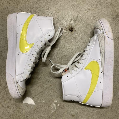 日本未入荷!★NIKE BLAZER MID 77 OPTIC YELLOW Available Now // This New Nike Blazer Mid '77 Sports Optic