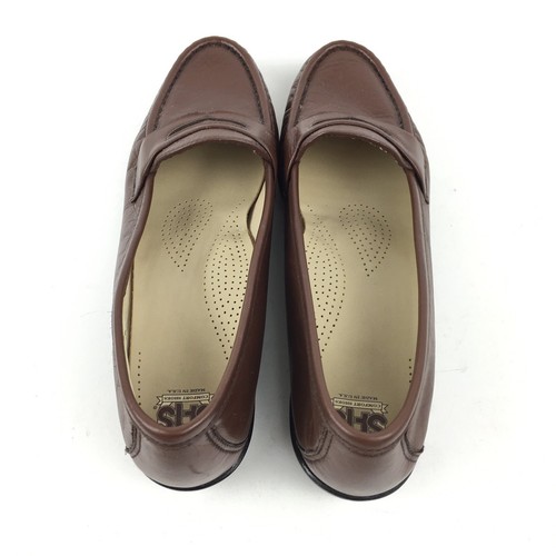Sas Womans Flats Size 8.5 N Brown Leather Slip On Loafers