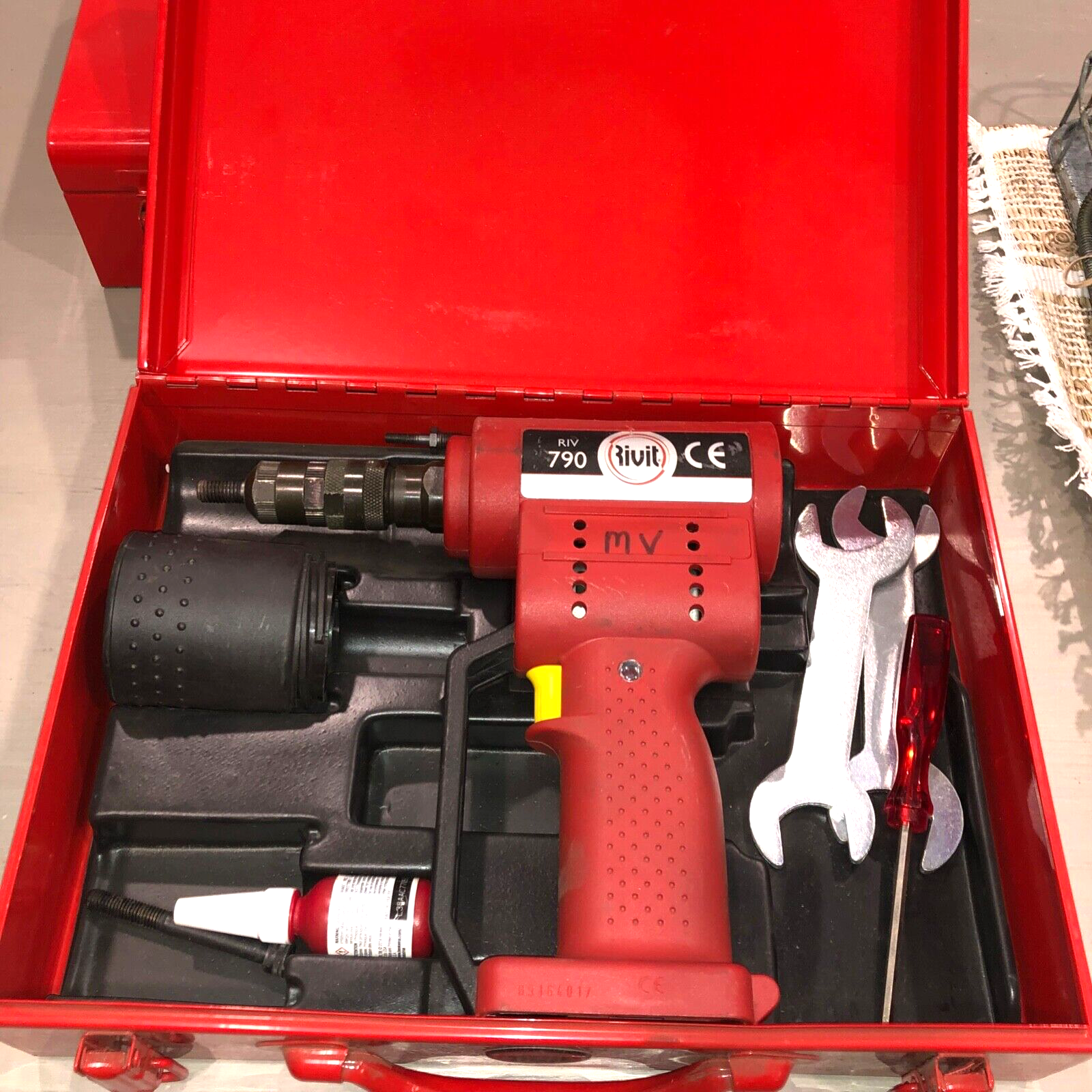 Rivit RIV 790 Cordless RIVNUT Nut Rivet Tool   No Battery or Charger Included