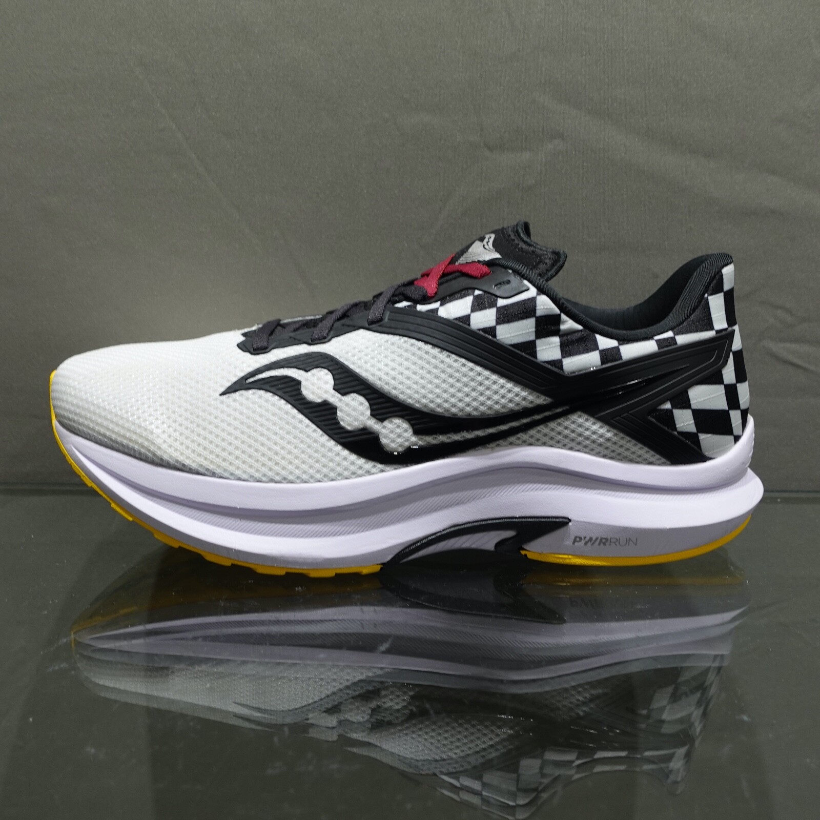 

Мужские кроссовки Saucony Axon, размер 12,5, кроссовки белые, черные, #5740, Белый, Saucony Axon