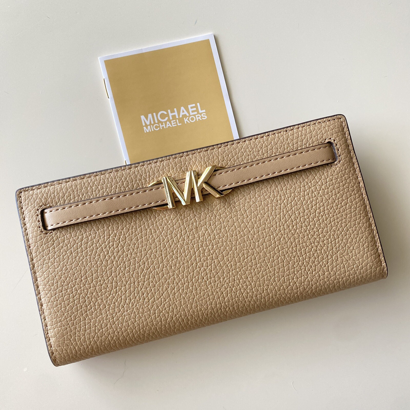 【Michael Kors】 CAMEL MD FLAP BIFOLD WALLET 3つ折り財布 $_57.JPG?set_id=880000500F
