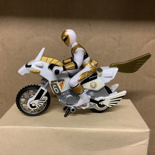 Bandai Mighty Morphin Power Rangers 1995 White Ranger Revvin