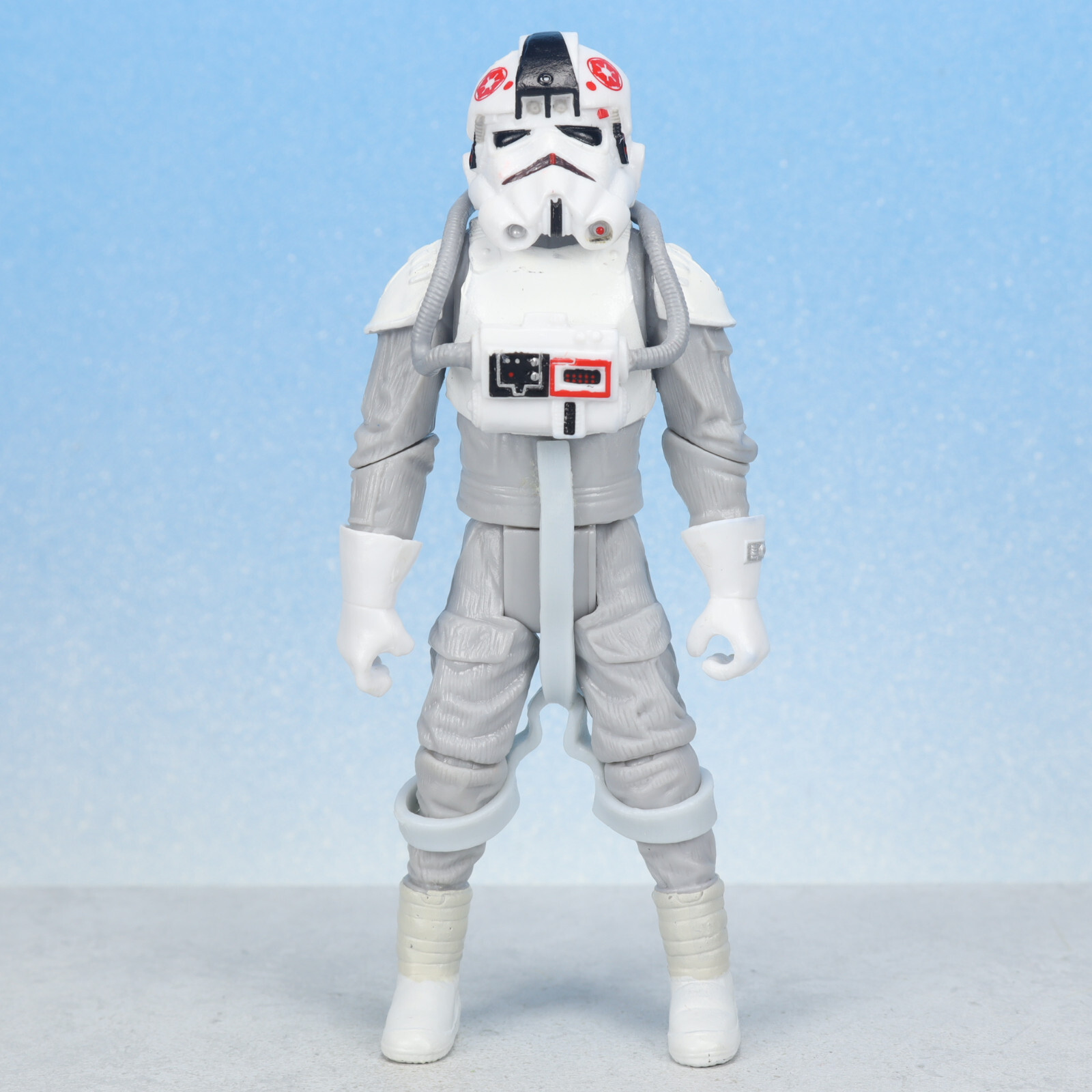 STAR WARS AT-AT DRIVER フィギュア Amazon.com: STAR WARS Saga Legends at-at Driver Figure