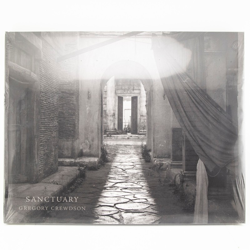Gregory Crewdson - Sanctuary 2010. Neuf /New