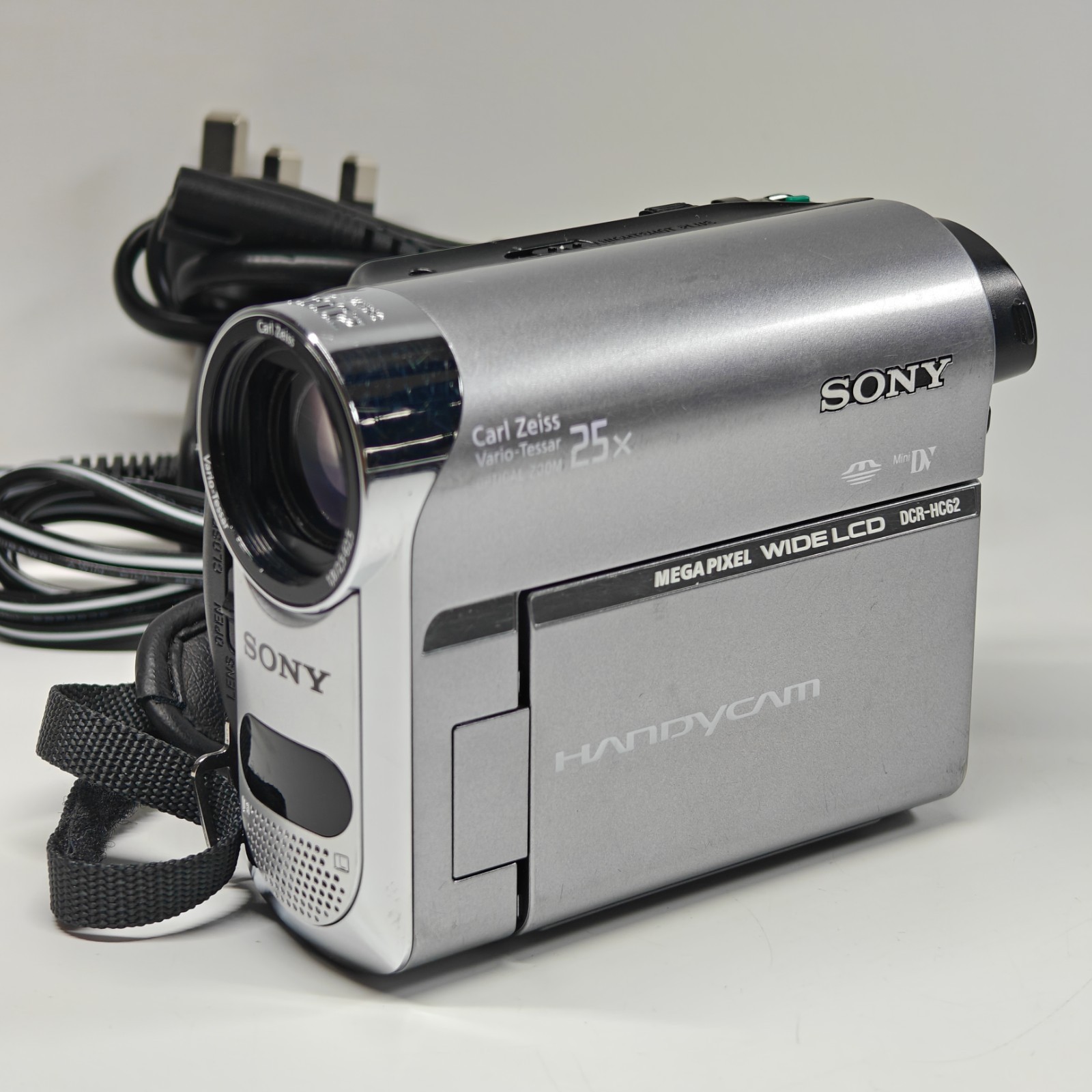 Sony Handycam Camcorder Mini Nightshot DV MiniDV DCR-PC9 | 120x