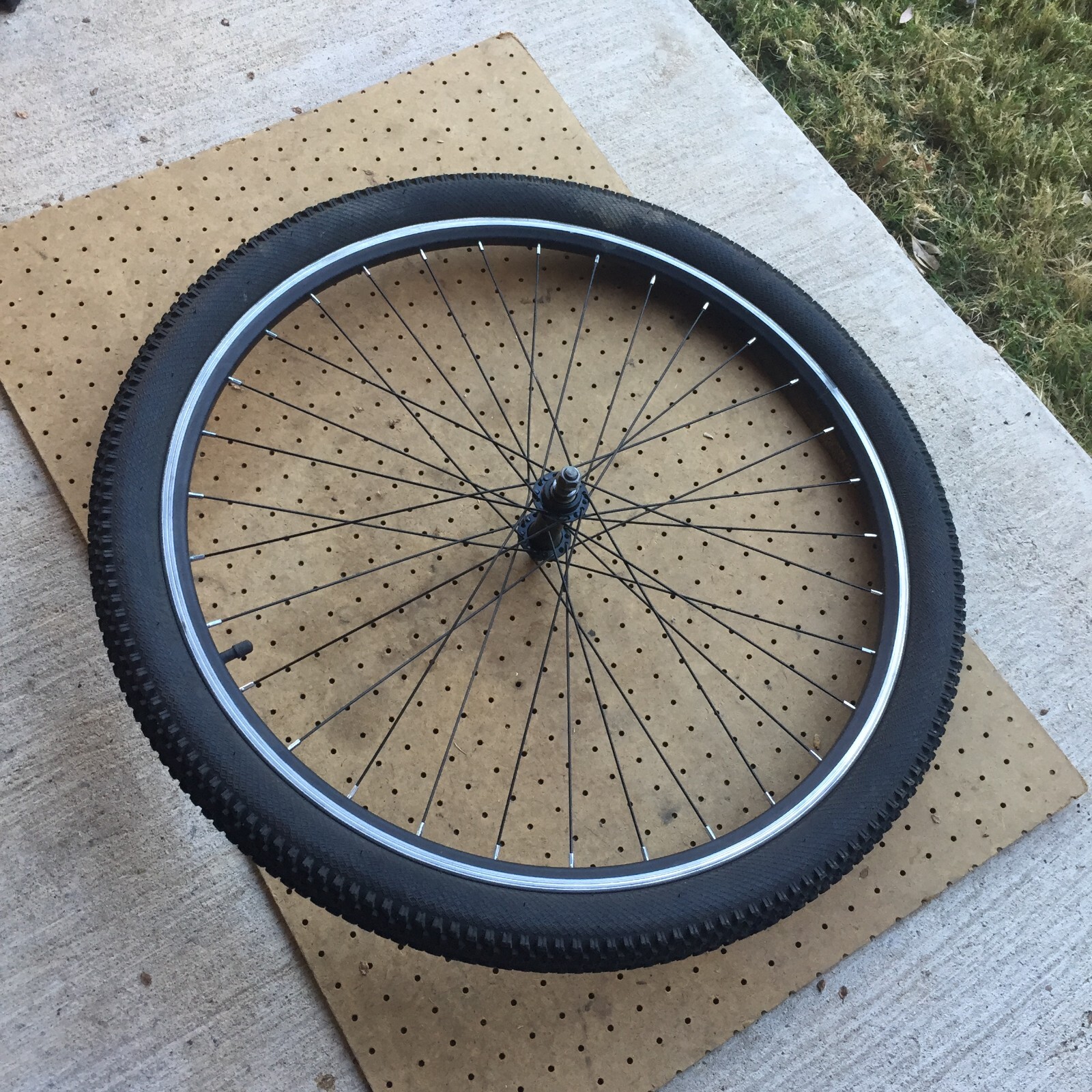 Vintage Bike Front Wheel Rim 32 Spoke / Tire 27.5" x 1.95/ Tube 🔥✅ w/Hardware